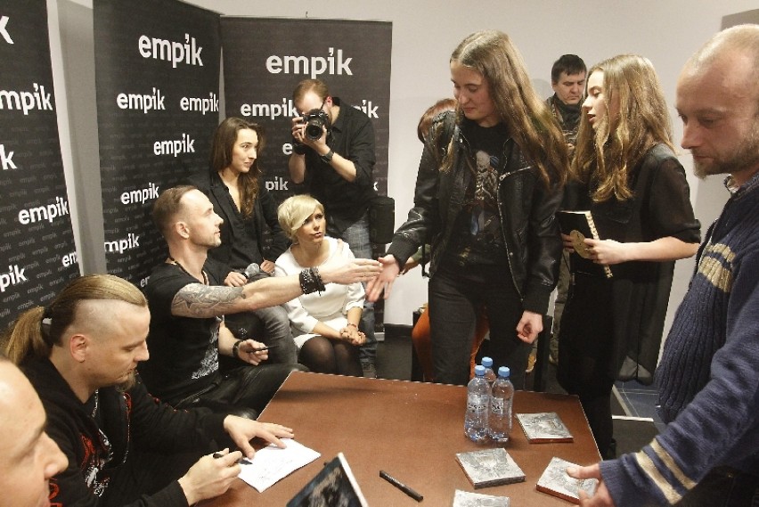 Adam "Nergal" Darski spotkał się z fanami zespołu Behemoth w...