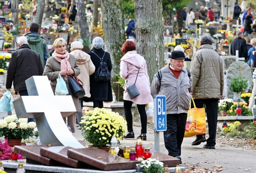 Uroczystość Wszystkich Świętych na gdyńskich cmentarzach...