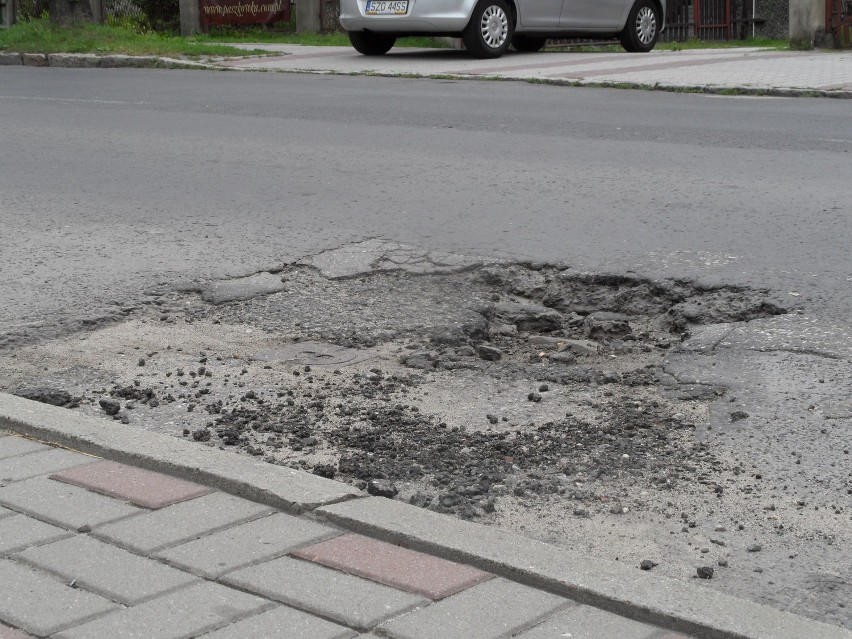 - Sprawy odszkodowań za szkody powstałe na drogach...