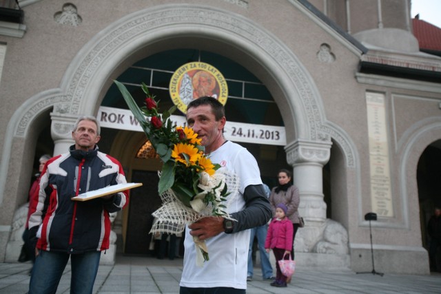 August Jakubik zakończył swój bieg do Watykanu. W sobotę wrócił do Rudy Ślaskiej