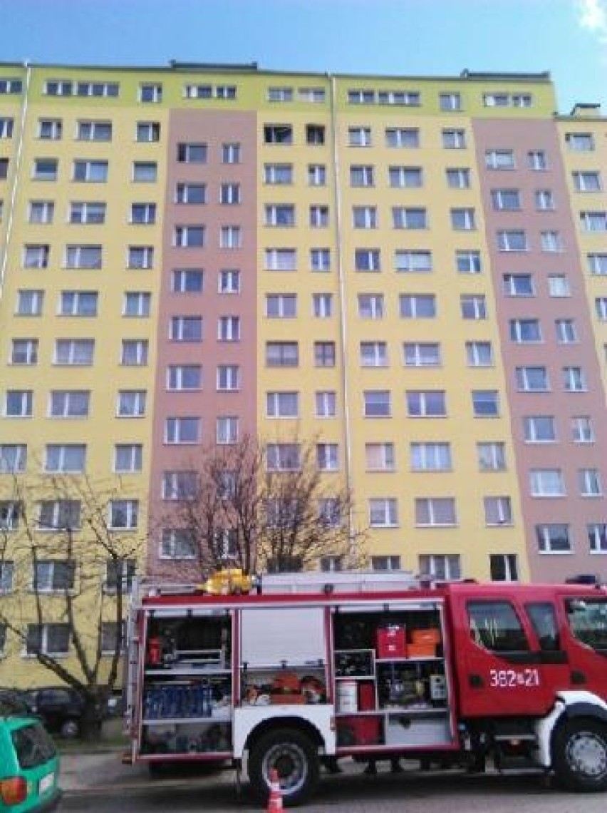 Pożar na ul. Palisadowej w mieszkaniu na 10 piętrze,...