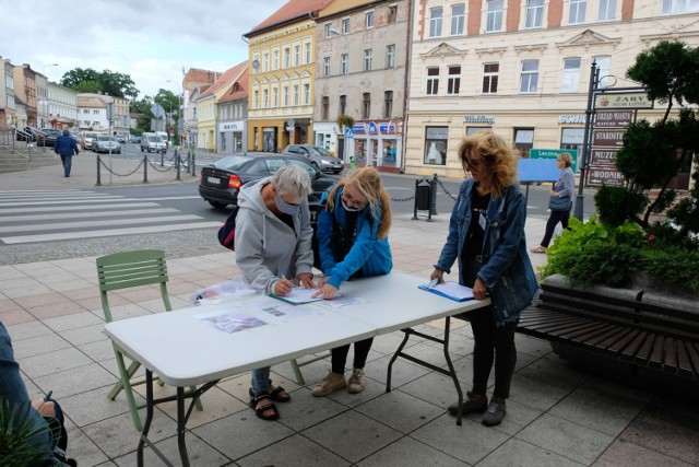 W czwartek zorganizowano pierwszą zbiórkę podpisów ws.referendum