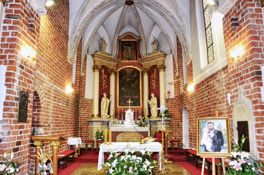 Ołtarz w kościele pw. św. Michała Archanioła