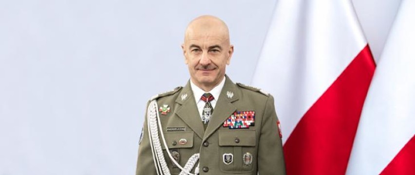 Generał Rajmund Andrzejczak jest naszym kandydatem na szefa wojskowego komitetu NATO. Przez kilka lat służył w Czarnej Dywizji!