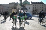 Kraków. Kobiety strajkowały na rowerach. Przejechały z Rynku Głównego do parku Jordana [ZDJĘCIA]