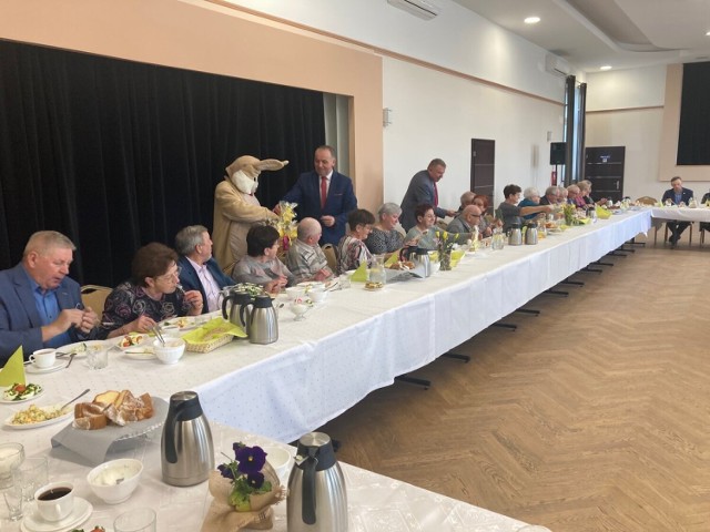 W czwartek, 14 kwietnia 2022 roku, w Wijewie odbyło się uroczyste Śniadanie Wielkanocne dla uczestników Klubu Seniora w Gminie Wijewo
