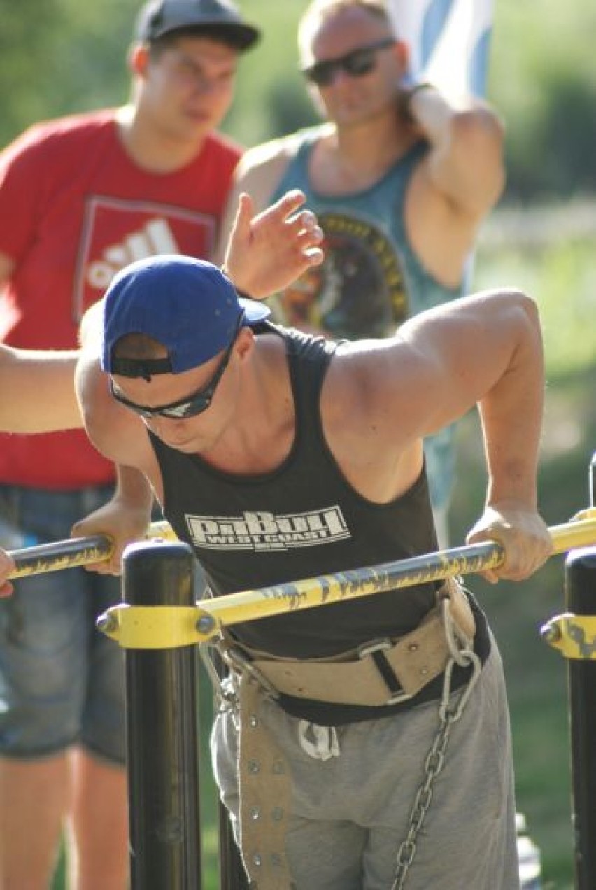 Zawody w Street Workoucie na Plaży Miejskiej w Śremie