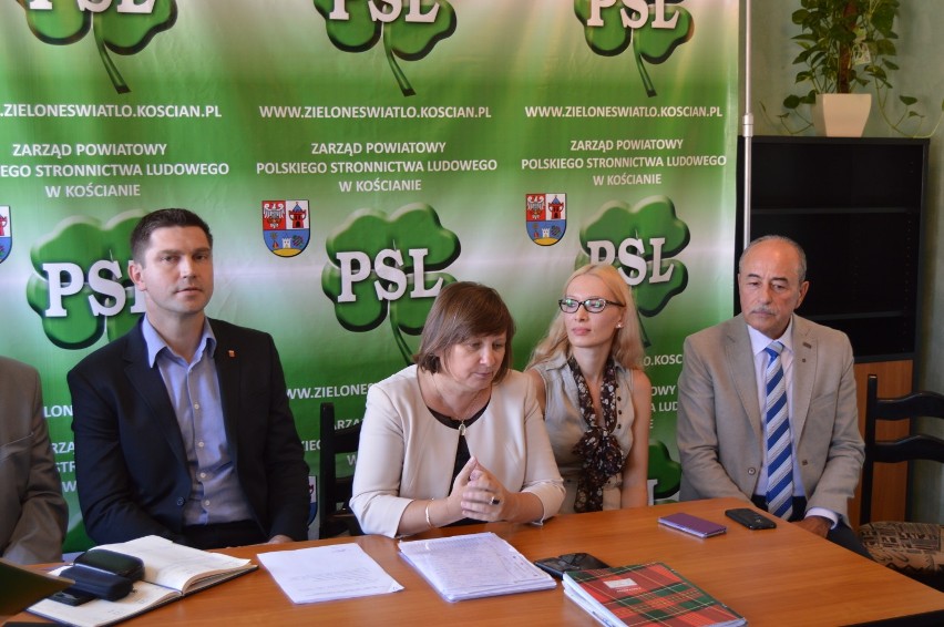 Na zdjęciu Jacek Nowak, Dorota Kinal, Julia Krakowiak,...