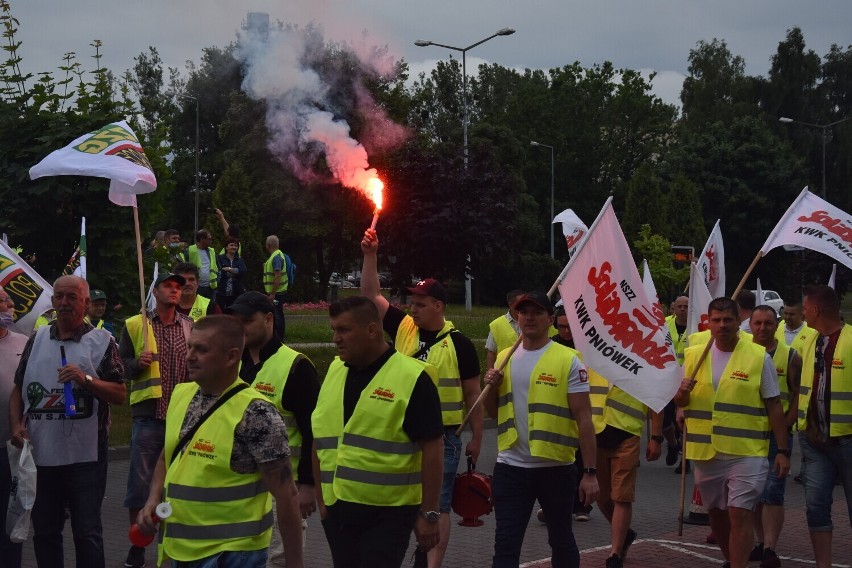 Ostatnie protesty związkowców JSW miały miejsce pod siedzibą...