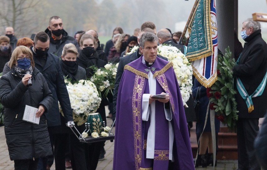 Na cmentarzu w Gniewkowie odbyła się uroczystość pogrzebowa...
