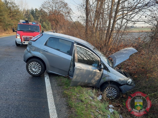 8 grudnia w godzinach porannych doszło do wypadku drogowego w okolicach Kroczyc.