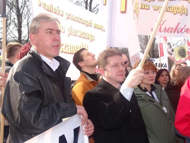 Dariusz Dryjanski i Marcin Sitnicki na pikiecie w obronie sądu rejonowego, Warszawa marzec 2012