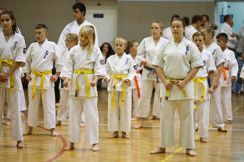 Tarnów: Wręczenie pasów karate i certyfikatów na stopnie mistrzowskie [ZDJĘCIA]