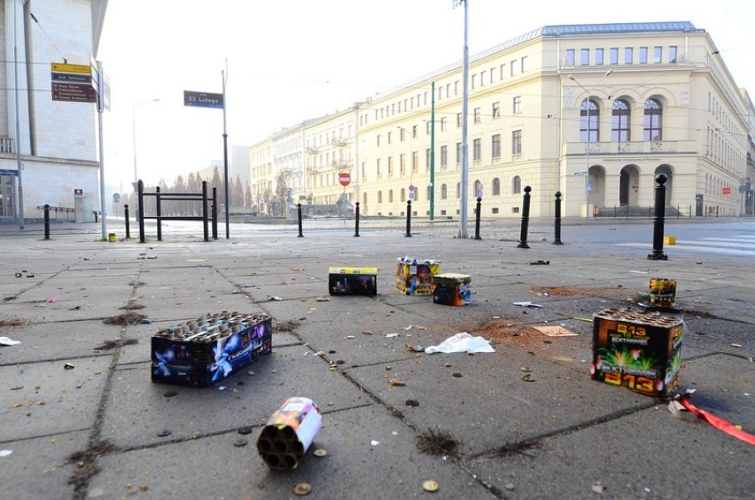 Trwa sprzątanie Poznania po sylwestrowym szaleństwie