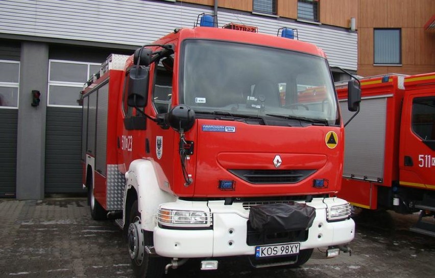 Średni samochód gaśniczo-ratowniczy na bazie renault z...