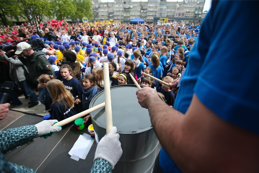 Marsz na 1500 bębenków zabrzmiał na pl. Nowy Targ [ZDJĘCIA, FILM]