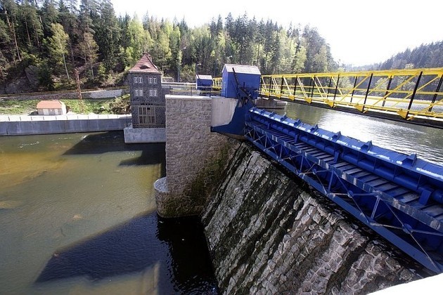 W okolicach Jeleniej Góry na rzekach Bóbr i Kwisa działa aż czternaście elektrowni wodnych