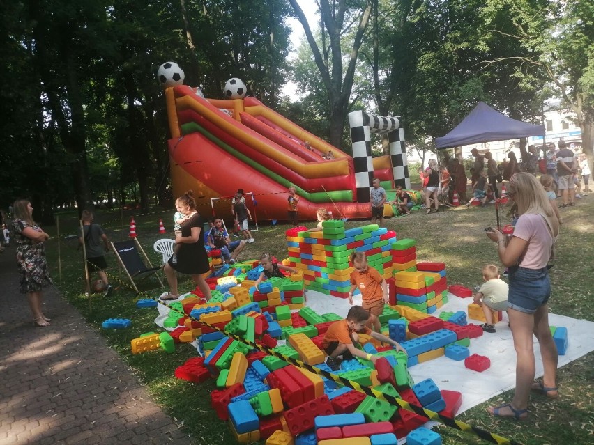 Happy poniedziałek w wieluńskim parku miejskim FOTO