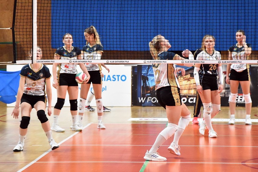 Pierwsze w historii siatkarskie derby grodu Staszica dla KS Piła! Zobaczcie zdjęcia z meczu tego zespołu z Volley Piła