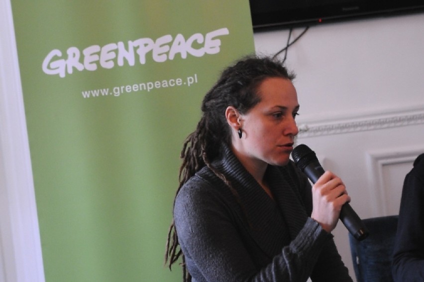 100 hoteli dla pszczół akcja Greenpeace "Adoptuj Pszczołę"