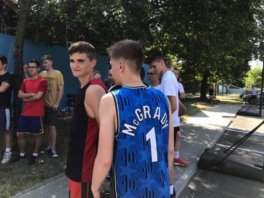 Sportowe Dni Zduńskiej Woli 2019. Zduńskowolska Koszykówka Uliczna [zdjęcia]