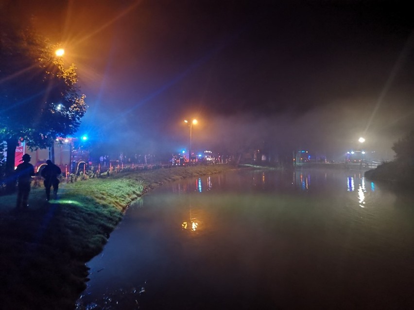 Nocna akcja poszukiwawcza topielca z udziałem policji i 9. zastępów, w tym z Poznania 
