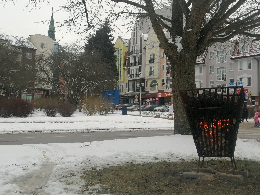 Na mróz - koksowniki. W Kołobrzegu stanęły trzy, ale był też problem