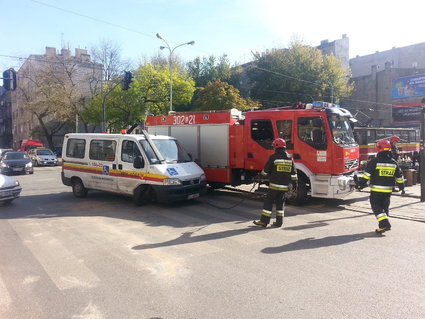 Wypadek busa MPK na skrzyżowaniu Kilińskiego i Jaracza