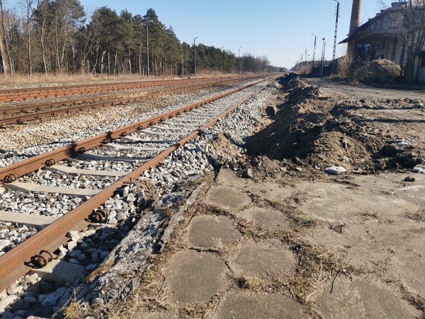 Trwają prace na linii kolejowej 358 relacji Zielona...