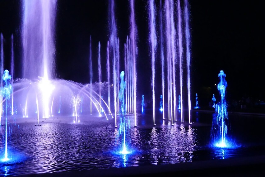 Fontanny Legnica. Od dziś zmiana godzin pokazów specjalnych fontann w Parku Miejskim [02.09]