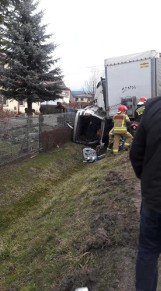 Wypadek w Skawie. Tir niemal zmiażdżył samochód osobowy na drodze krajowej [ZDJĘCIA]