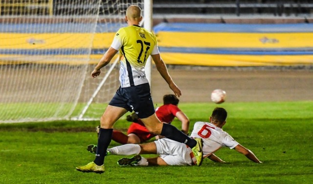 Piłkarze Polonii Bydgoszcz przegrali na własnym stadionie z Unią Solec Kujawski 0:2 w meczu Regionalnego Pucharu Polski na szczeblu podokręgu bydgoskiego. Bramki: Affeld i Babiarz. 

ZDJĘCIA Z MECZU >>>>>