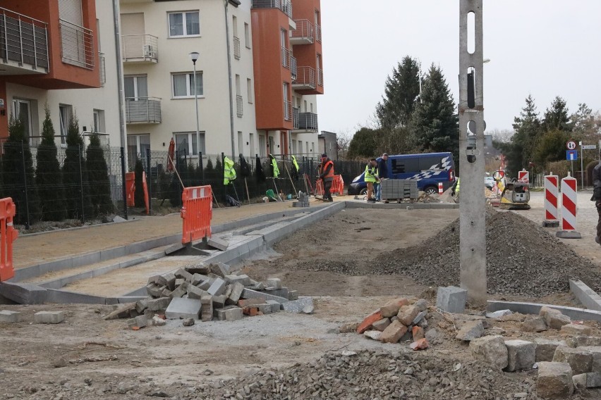 Legnica: Wzdłuż ulicy Wiązowej trwają prace w ramach Legnickiego Budżetu Obywatelskiego