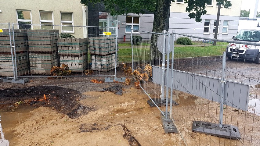 Leszno. Kolejna zmiana terminu. Przejazd kolejowy na Henrykowskiej wciąż nie gotowy [ZDJĘCIA]