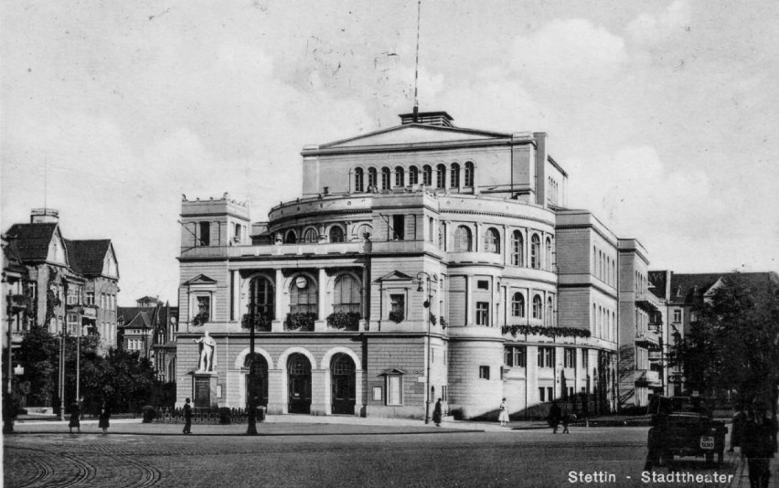 Budynek widocznego na zdjęciu Teatru Miejskiego w Szczecinie...