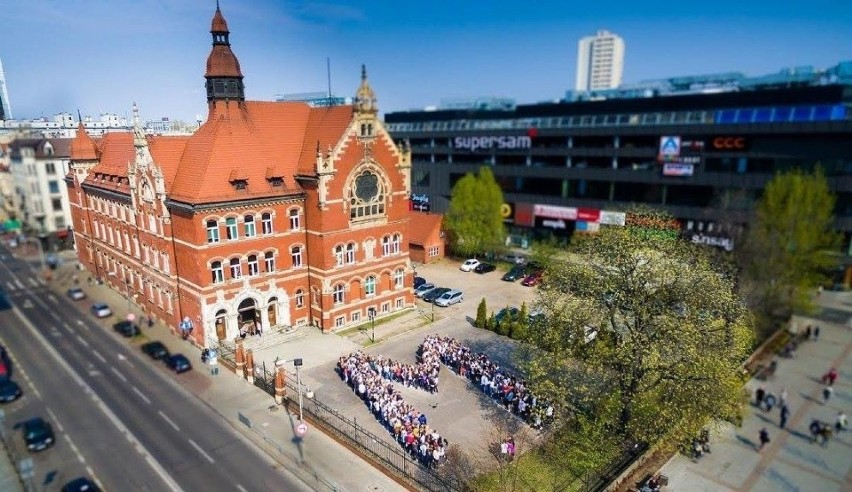 III Liceum Ogólnokształcące im. Adama Mickiewicza w Katowicach,