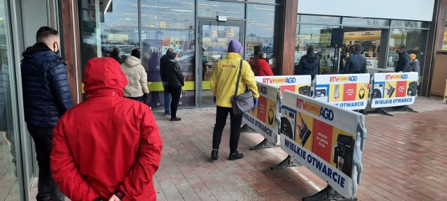 W Nowej Soli otwarte zostały dwa nowe sklepy. W nowym parku handlowym w maju/czerwcu będą otwierane kolejne. Trwają ostatnie prace