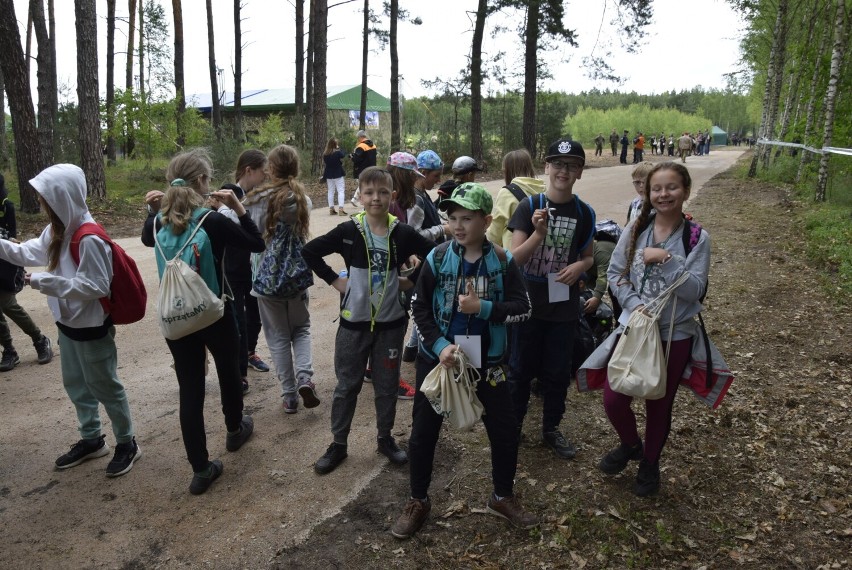 Para prezydencka zainaugurowała akcję „sprzątaMY” w leśnictwie Staropol koło Skierniewic