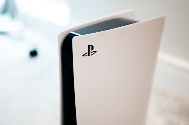 Sony udostępniło dla posiadaczy PlayStation 5 nową wersję oprogramowania o numerze 7.0. Lista nowości jest duża.