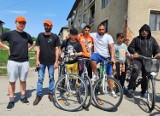 Rowery dla Romów. Stowarzyszenie Aktywny Beskid pomaga mieszkańcom Słowacji [ZDJĘCIA, WIDEO]