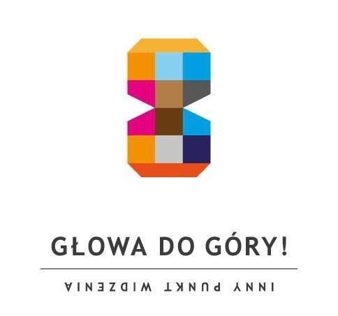 Lustra na Piotrkowskiej w ramach przedsięwzięcia "Head Up! Głowa do góry!".