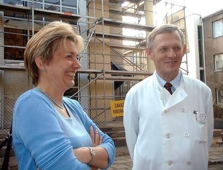 Ewa Stolarska i dr hab. Michał Wojtalik chcą, żeby w nowym pawilonie dzieci nie czuły się jak w szpitalu.