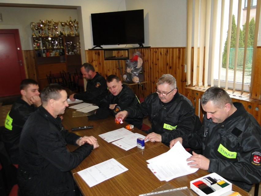 Gmina Kamieniec: Przekazanie sprzętu jednostkom Ochotniczych Straży Pożarnych 