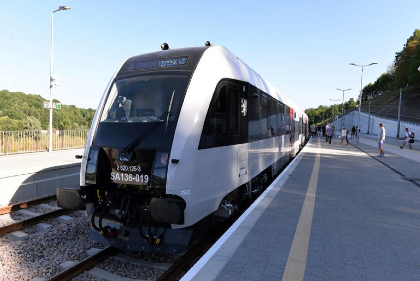 Kartka z kalendarza. 18.08.2015. Pomorska Kolej Metropolitalna gotowa do startu. Przetestowali ją pierwsi pasażerowie. Chwalą komfort jazdy