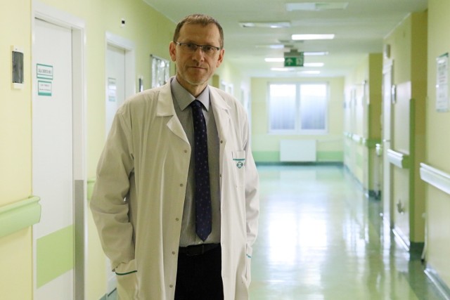 Dr hab. n. med. Krzysztof Tomasiewicz, szef kliniki chorób zakaźnych SPSK1