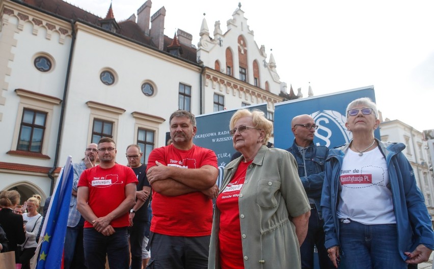 Tour de Konstytucja w Rzeszowie. Przyjechali Ewa Łętowska, Igor Tuleja, Waldemar Żurek, Adam Bodnar [ZDJĘCIA]