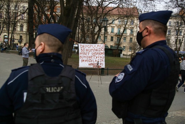 Protest przeciwko elektrosmogowi w Krakowie