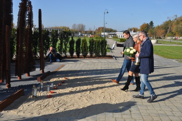 Na cmentarzu komunalnym w Opolu stanął pomnik upamiętniający ofiary Covid-19
