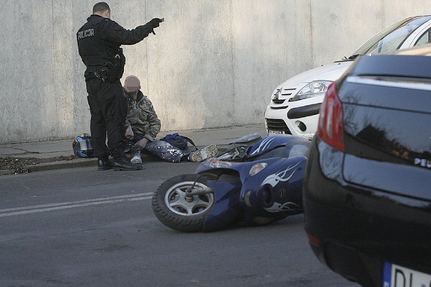 Ranny motocyklista w Legnicy (ZDJĘCIA)