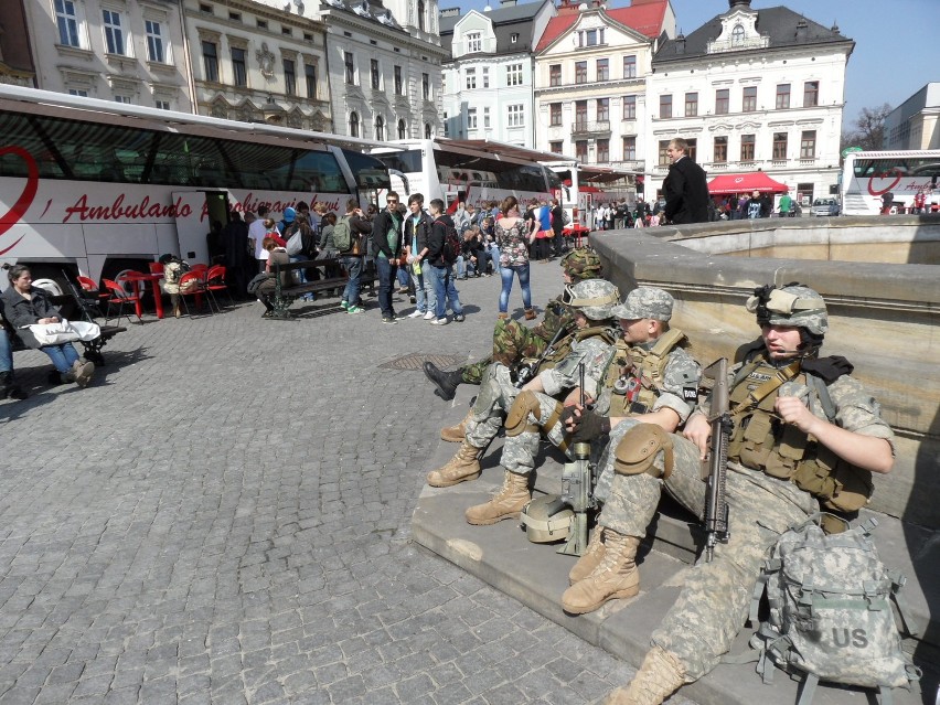 Na cieszyńskim rynku krew maturzystów lała się strumieniem